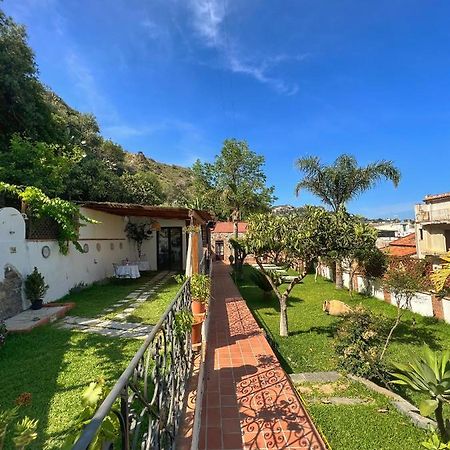 B&B Villa Vittoria Giardini-Naxos Extérieur photo