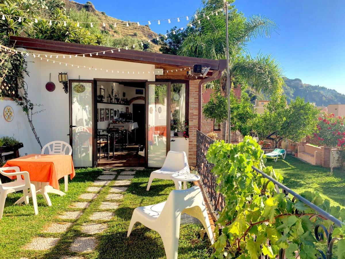 B&B Villa Vittoria Giardini-Naxos Extérieur photo