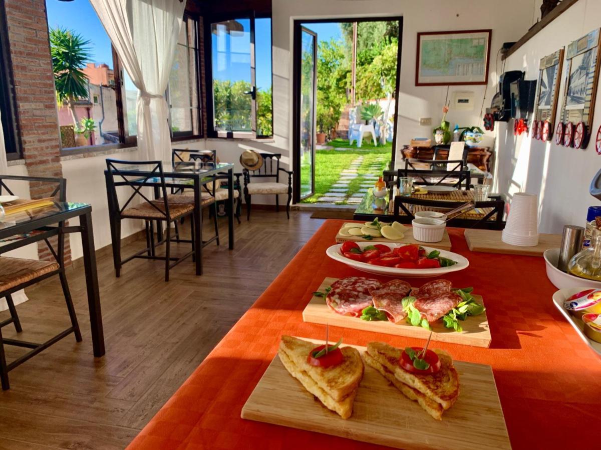 B&B Villa Vittoria Giardini-Naxos Extérieur photo