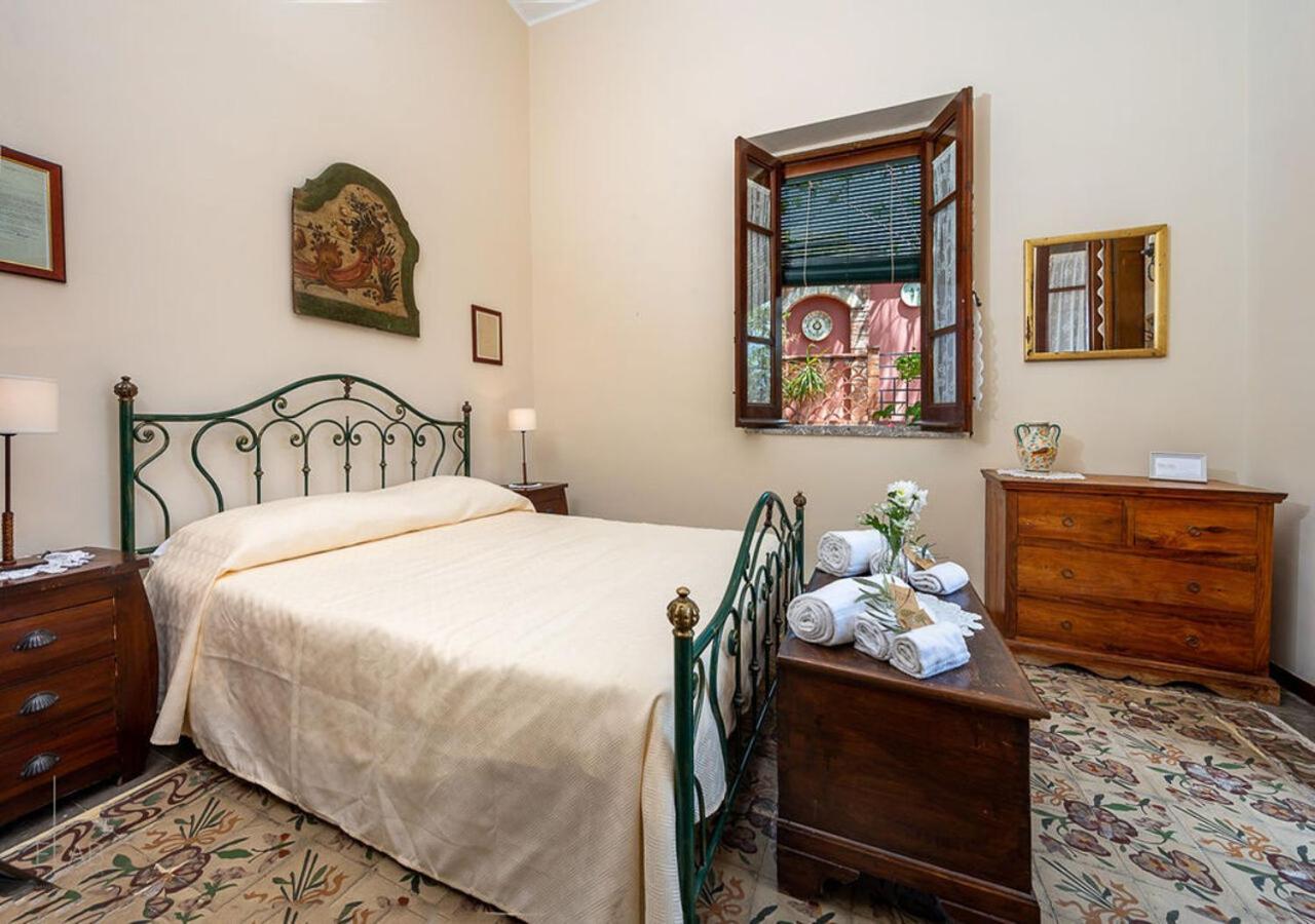B&B Villa Vittoria Giardini-Naxos Extérieur photo