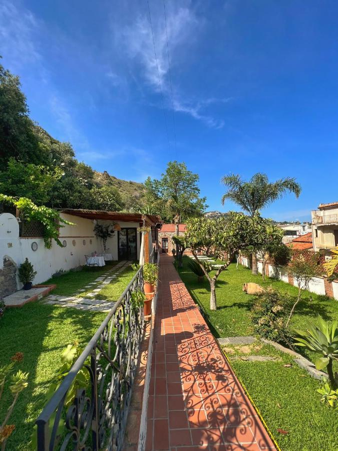B&B Villa Vittoria Giardini-Naxos Extérieur photo