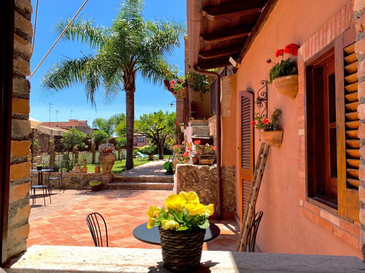 B&B Villa Vittoria Giardini-Naxos Extérieur photo