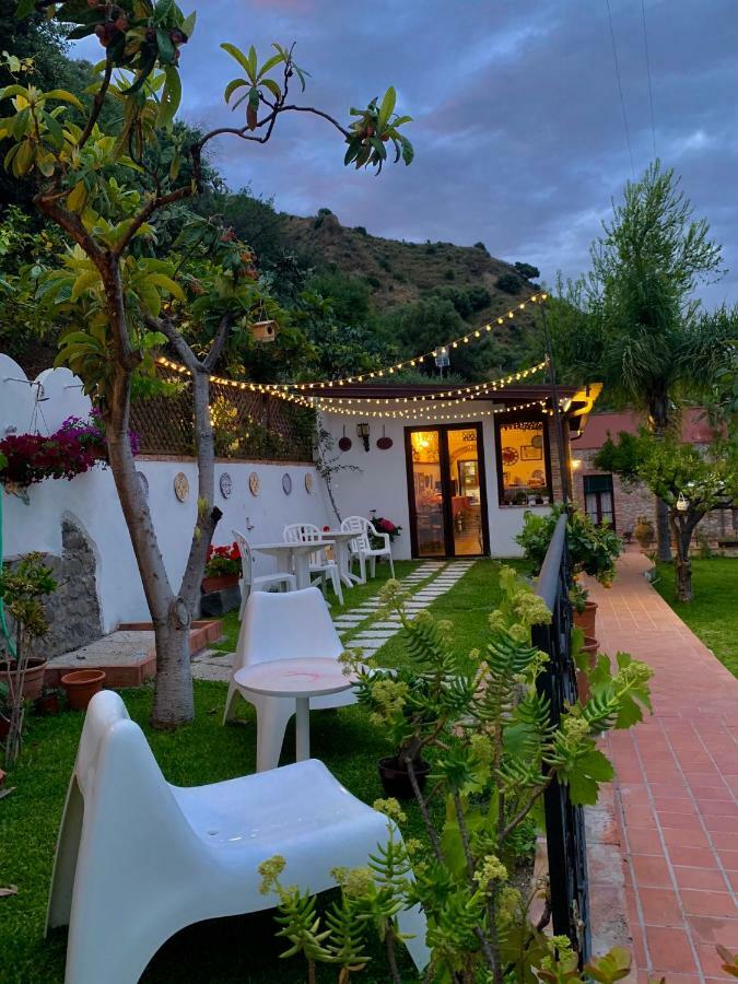 B&B Villa Vittoria Giardini-Naxos Extérieur photo